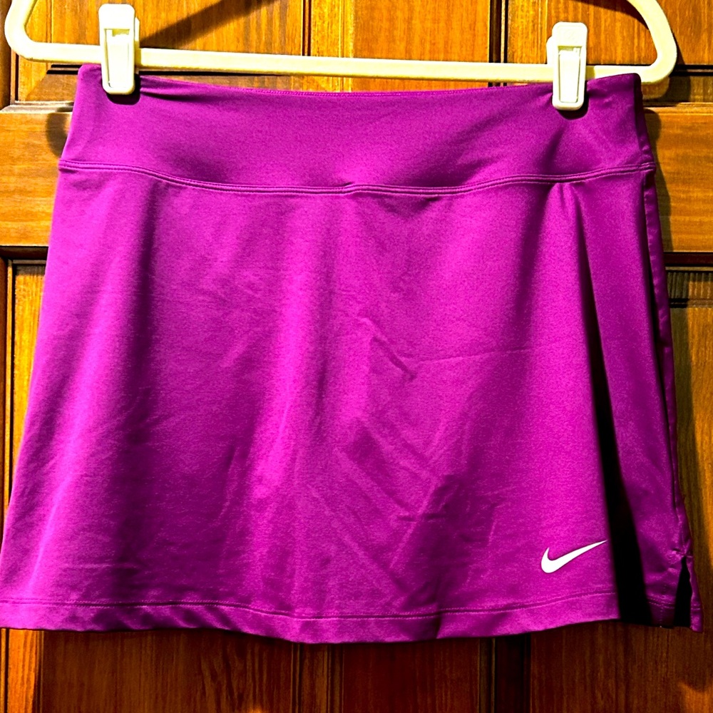 Nike Women’s Skirt w/ Built-in Shorts - Golf  / Tennis Skort - Size M
